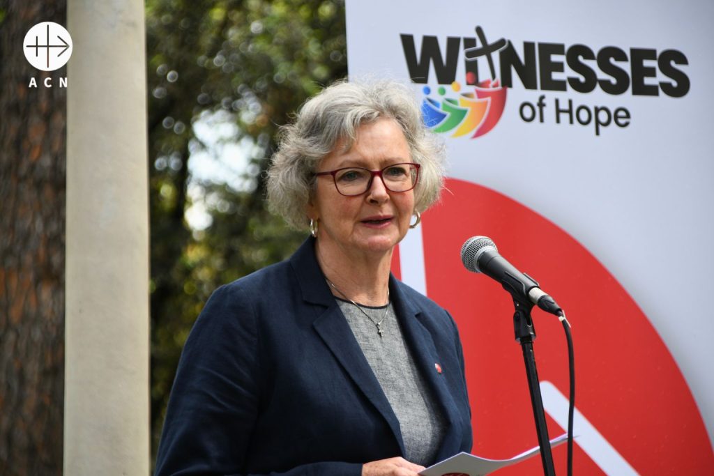 Regina Lynchová, výkonná prezidentka ACN - Pomoc trpiacej Cirkvi